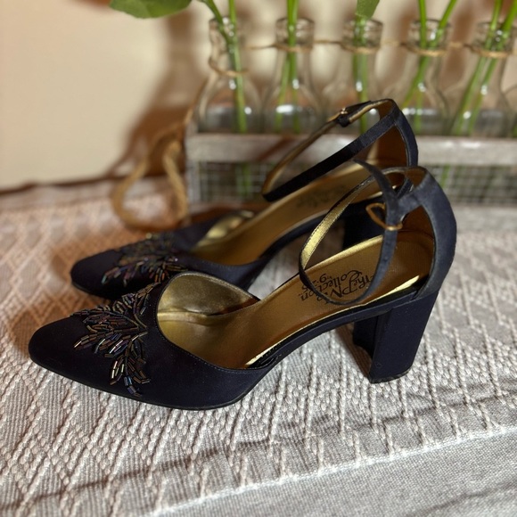 PM Collection Maura Navy Beaded Formal Heel. Size 7 1/2. 2 3/4” Heel - Picture 3 of 10